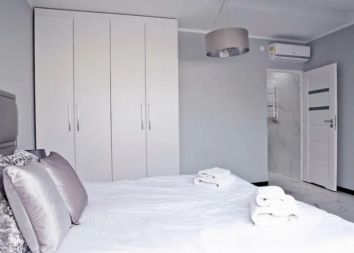 Elegant City Center Apartment Pawlikowskiego 8