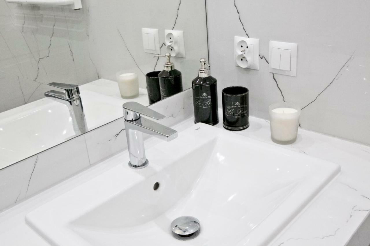 Apartment Elegant Center Pawlikowskiego 8 *